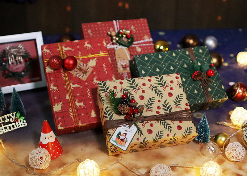 AW-PR-GWLK | Papel de Navidad con árboles a rayas