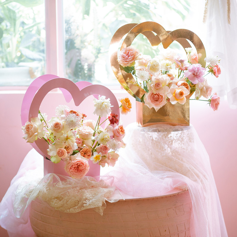 AW-CF-AMQ9 | Cesta floral en forma de corazón