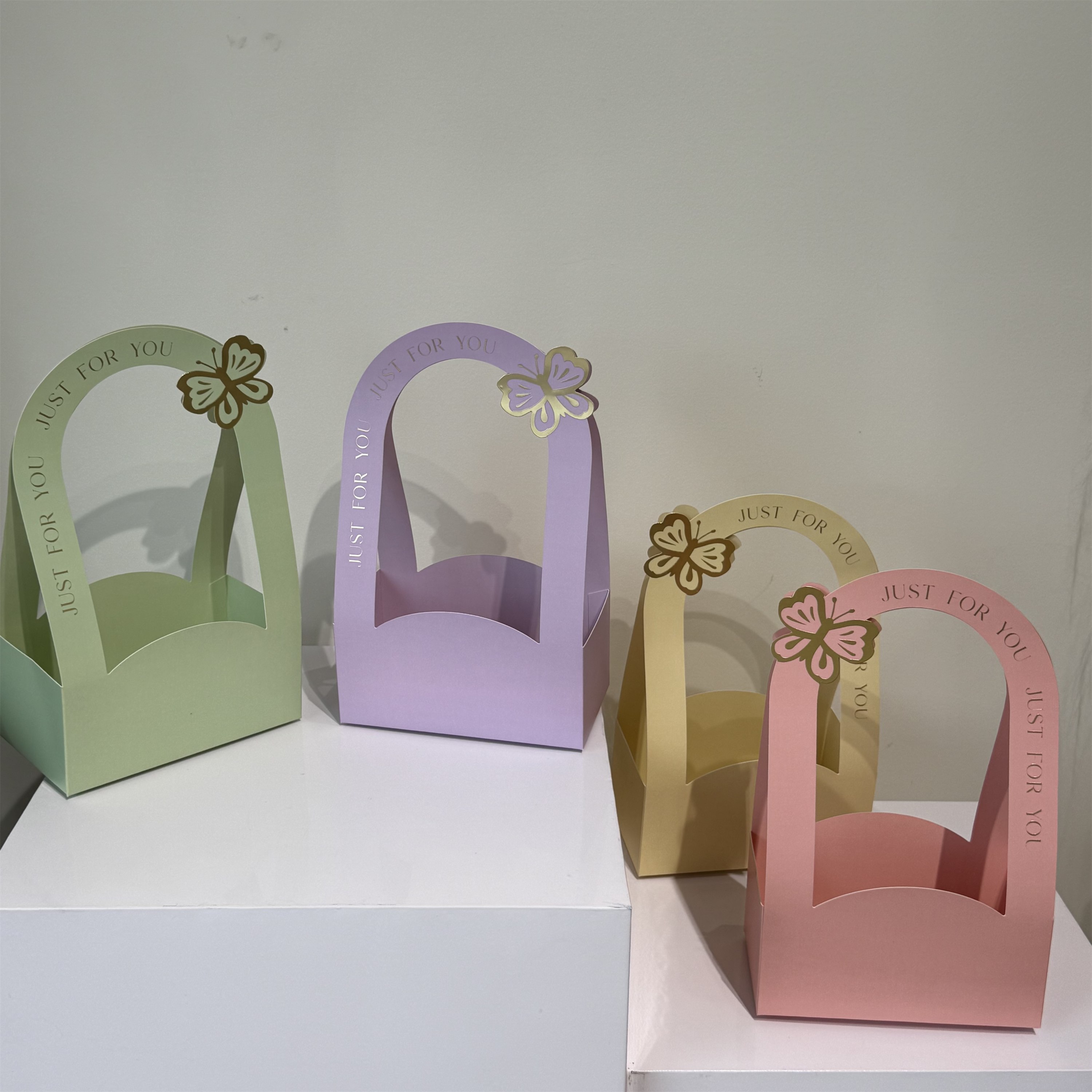 AW-CF-UJ5M | Caja floral en colores macaron