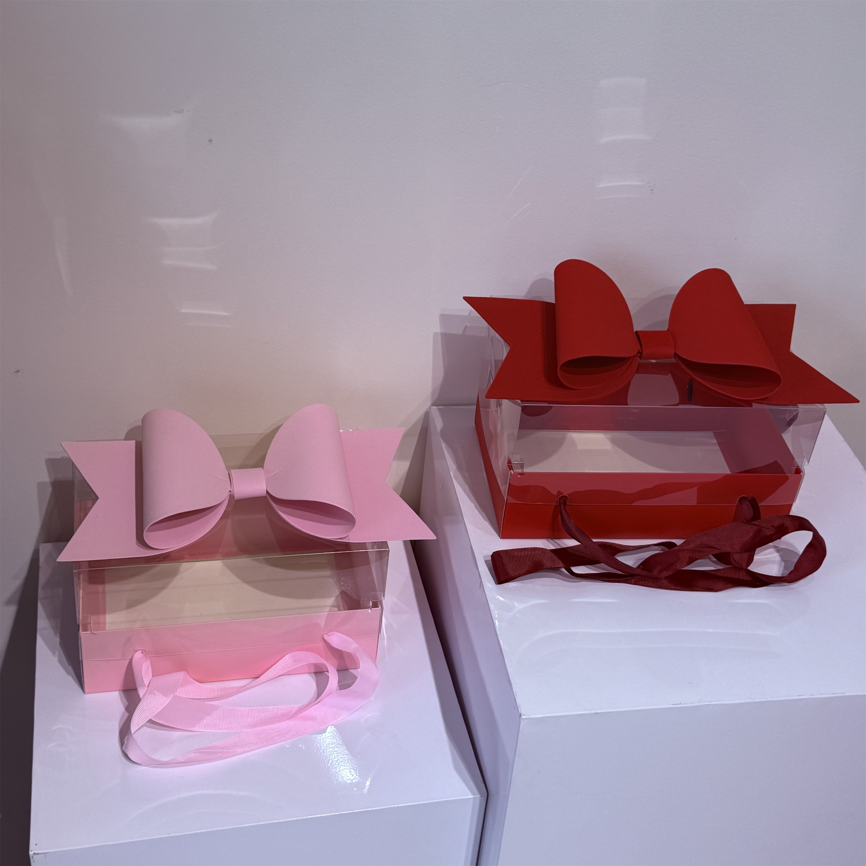 AW-CF-XKFF | Caja de regalo con lazo 24 × 16 × 13.5 cm