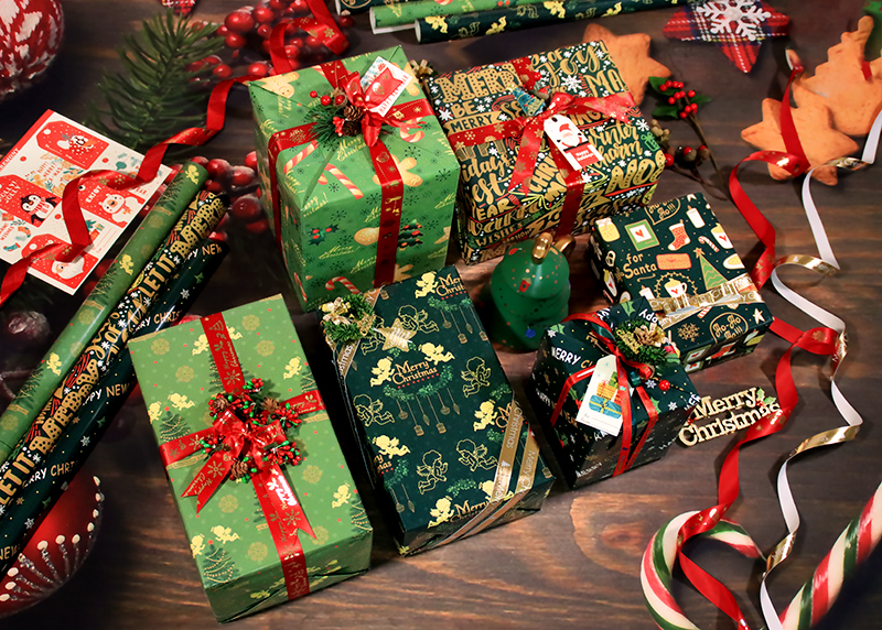 AW-PR-T2TV | Papel de Navidad verde con diseños clásicos