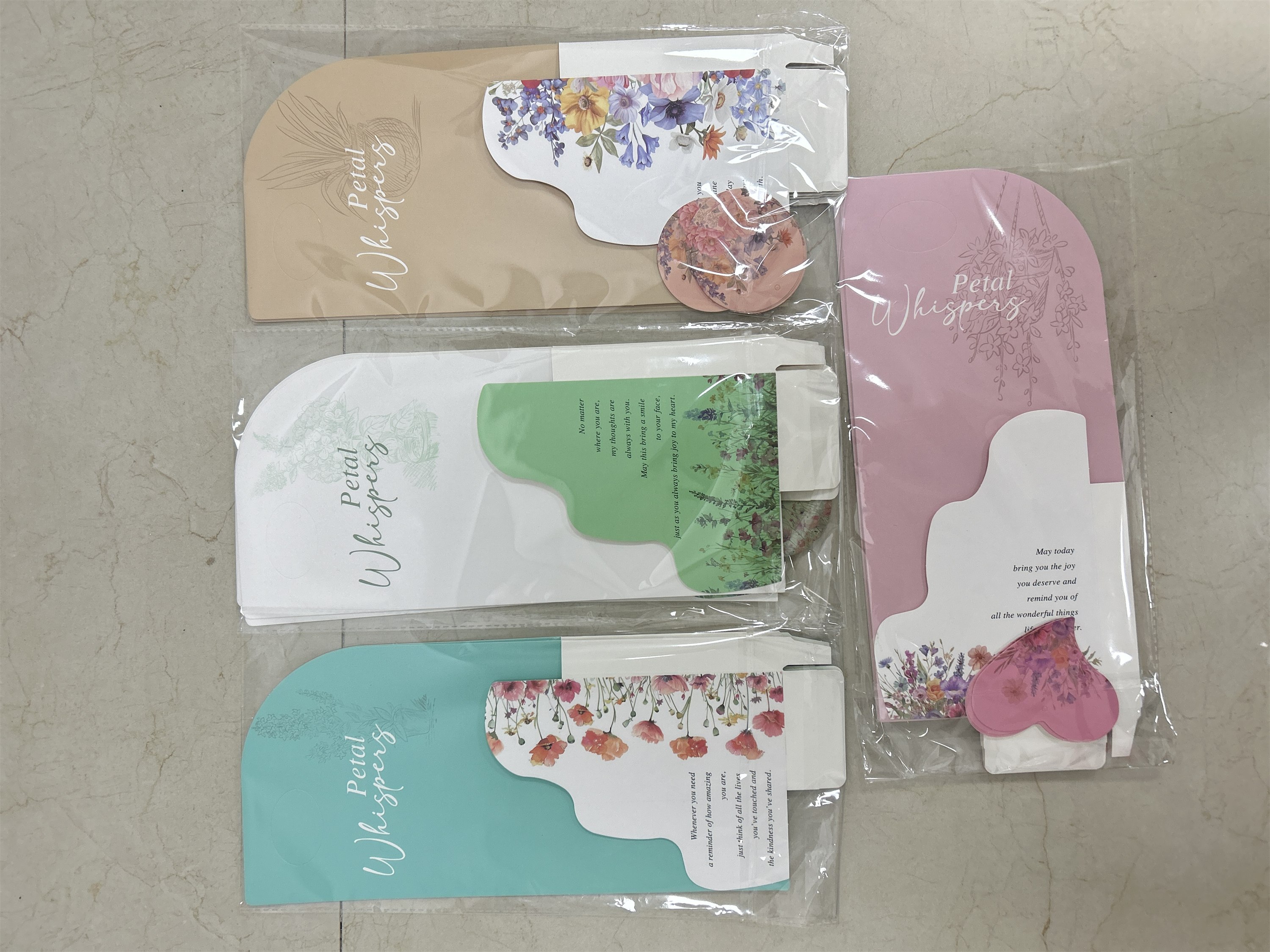 AW-BF-7ZB4 | Bolsa floral con borde ondulado