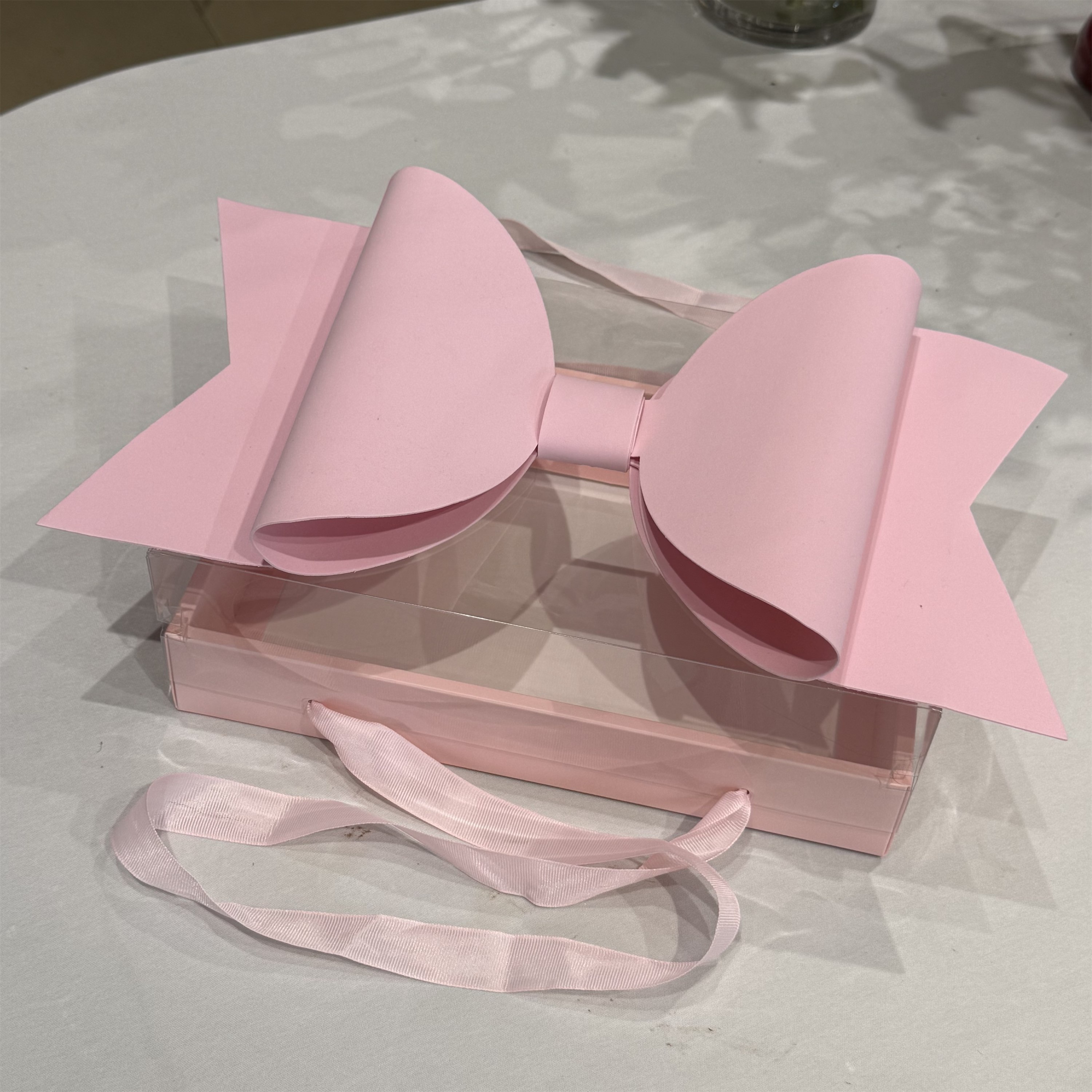 AW-CF-MM4J | Caja de regalo con lazo 30 × 20 × 10 cm