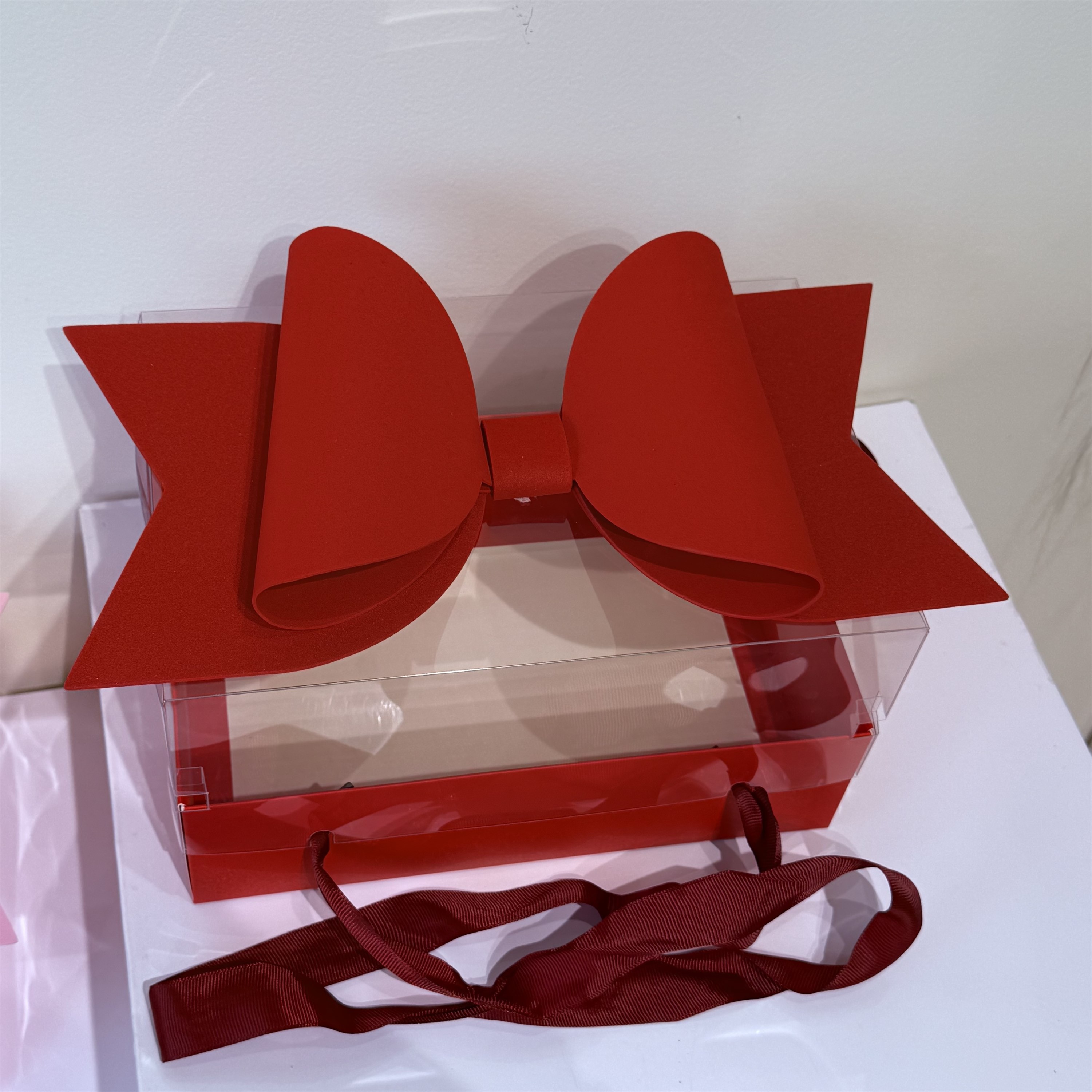 AW-CF-XKFF | Caja de regalo con lazo 24 × 16 × 13.5 cm