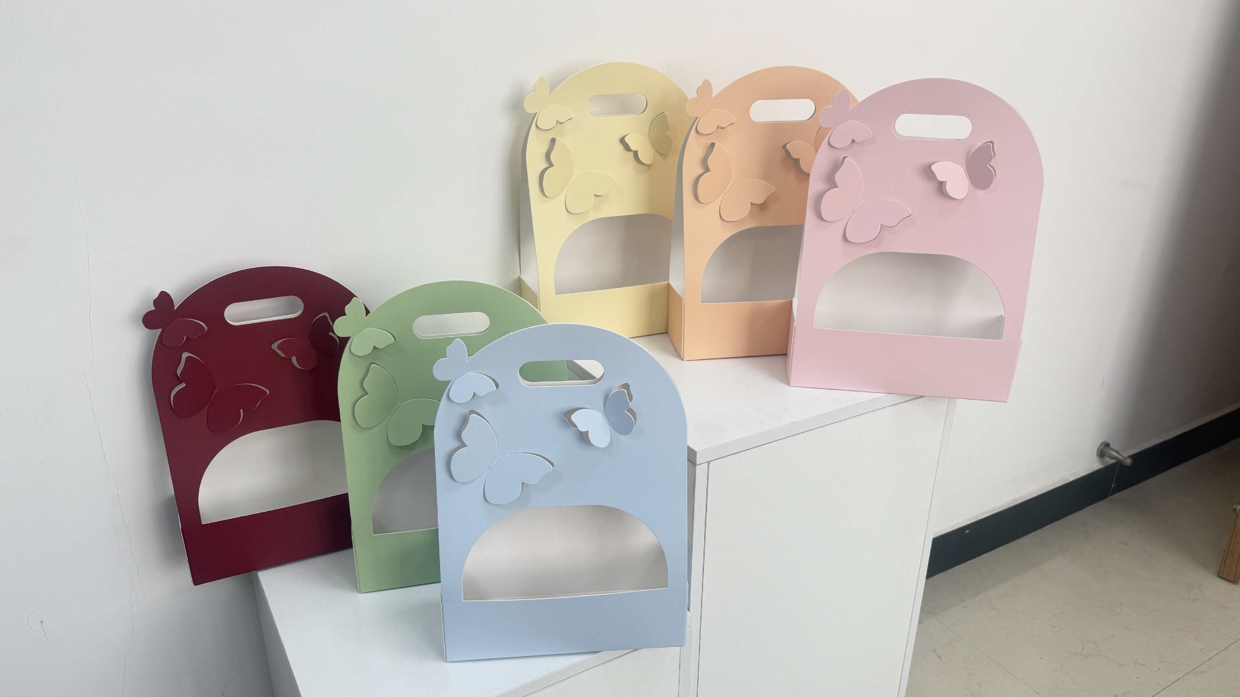 AW-CF-ZDXP | Caja floral Mariposa tamaño grande