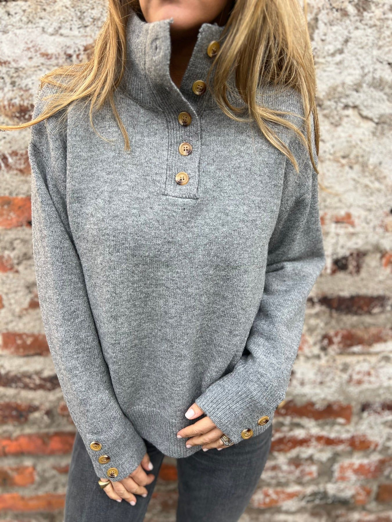 Soldes déstockage 2025 🔥 Sweat femme à col haut avec boutons design exclusif
