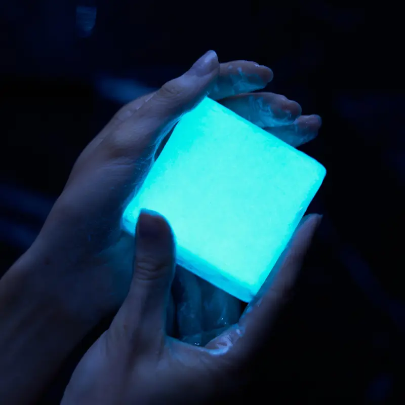 🌙  Midnight Currant Glow-in-the-Dark Soap – Deep Sea Berry Scent 