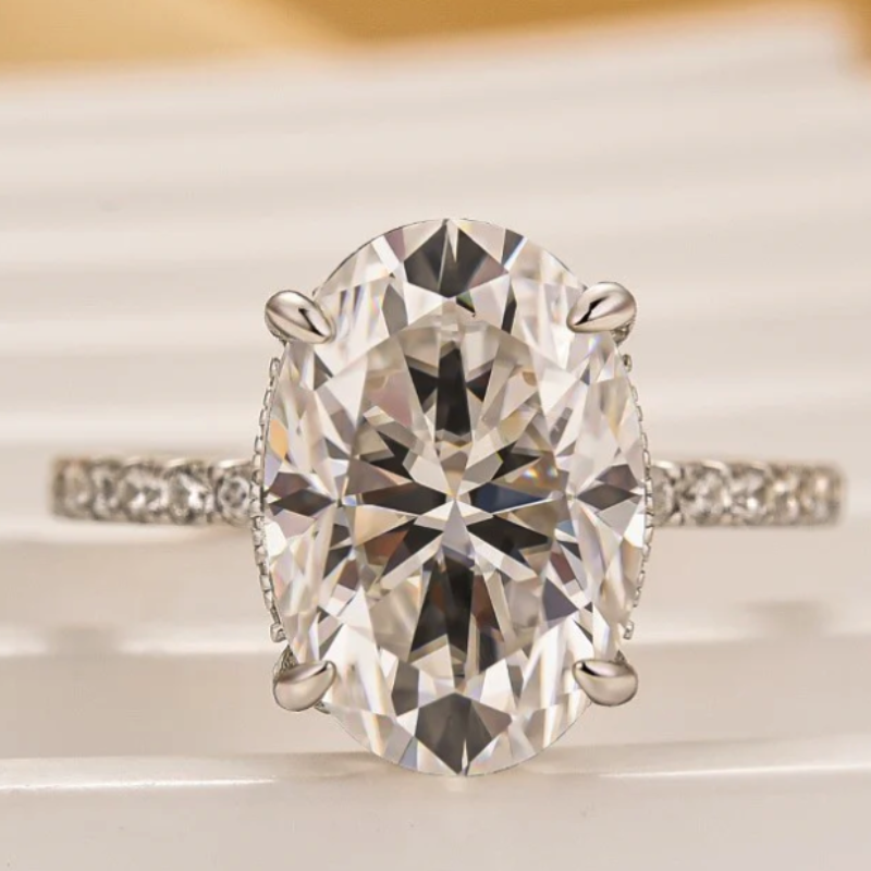 Velirella Moissanite 4.0~5.5 Carat Oval Cut Engagement Ring - Velirellajewelry