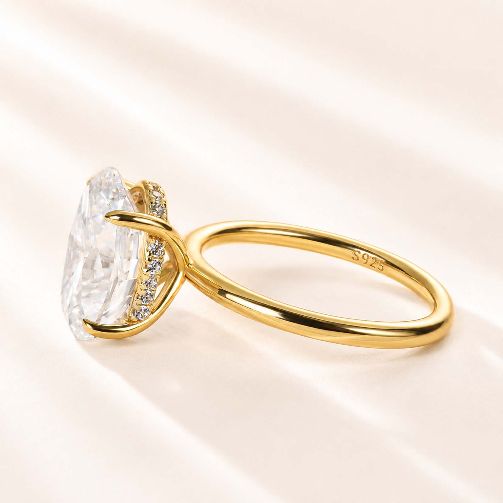  Moissanite 2.0~5.5 Carat Oval Cut Hidden Halo Engagement Ring For Everyday Wear