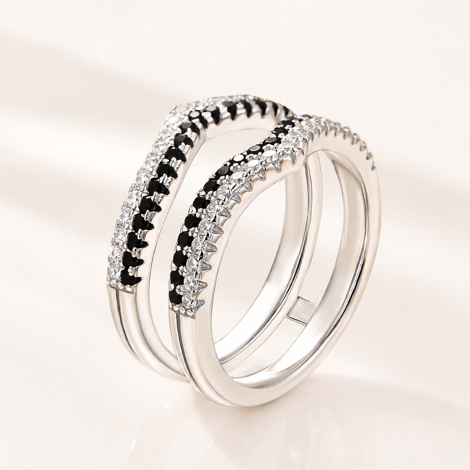Vintage 0.4Ct Round Cut White&Black Enhancer Curved Bands For Women