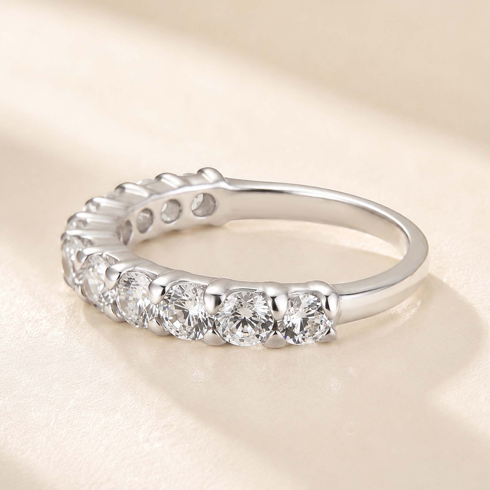 Half Eternity 1.1Ct Round Cut Simulate Diamond Classic Bands