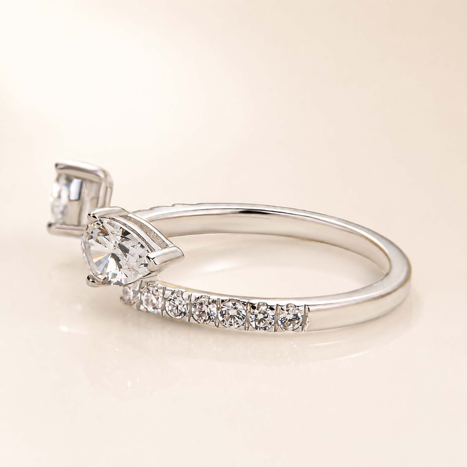 1.2Ct Classic Pear Cut&Round Cut Open Curved Bands