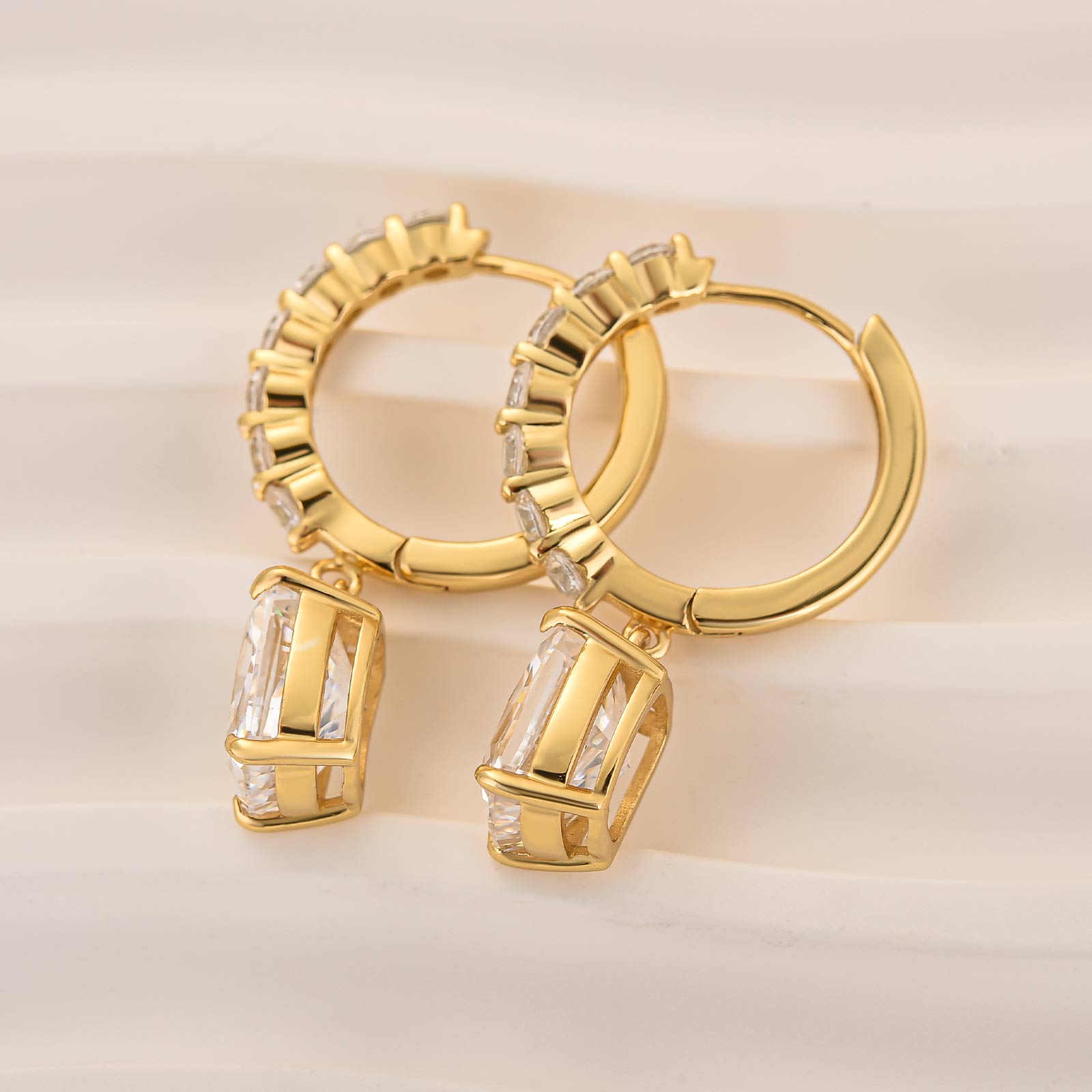 Velirella Unique 4.0 Carat Cushion Cut Yellow Gold Earrings In Brass - Velirellajewelry