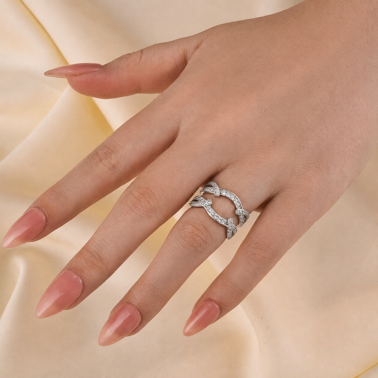 1.0Ct Vintage Round Cut Jacket Curved Bands For Women