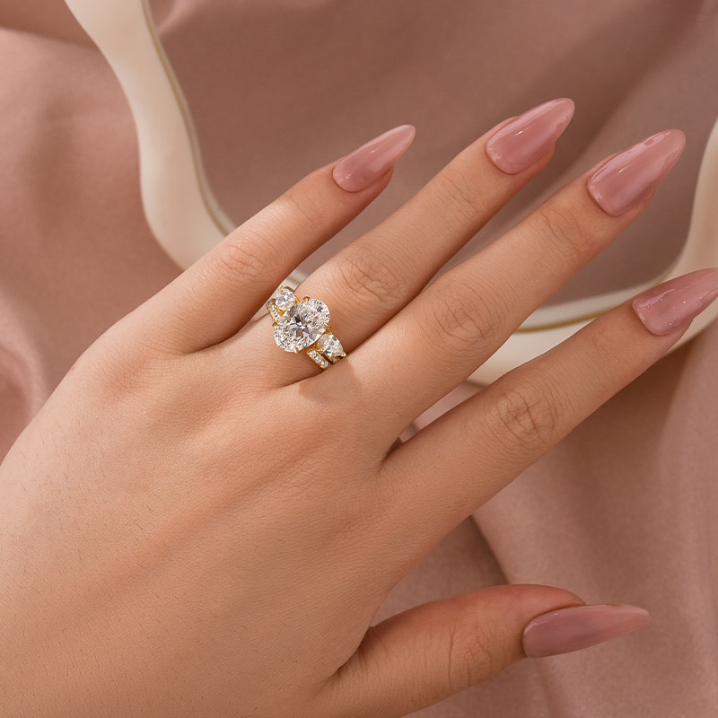 4.0Ct Oval Cut Insert Wedding Ring Set In Brass For Women