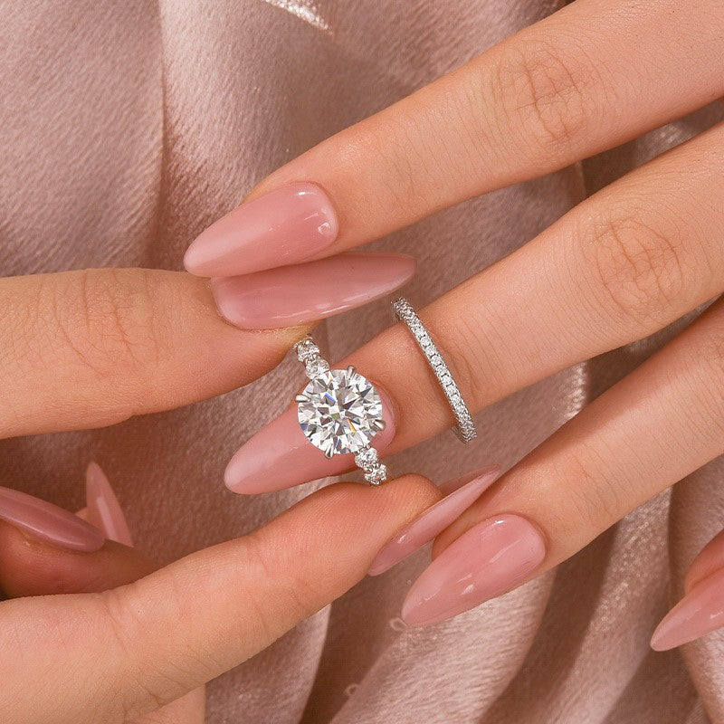 4.0Ct Round Cut White Gold Moissanite Diamond Wedding Ring - Velirellajewelry
