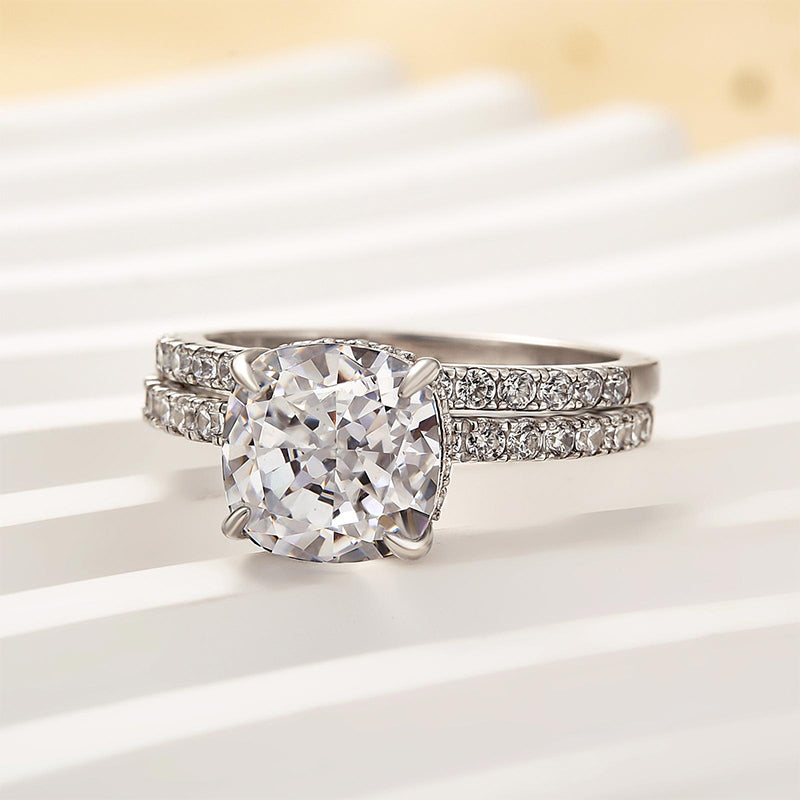Velirella Classic 3.0 Carat Cushion Cut White Sapphire Wedding Set In Brass - Velirellajewelry