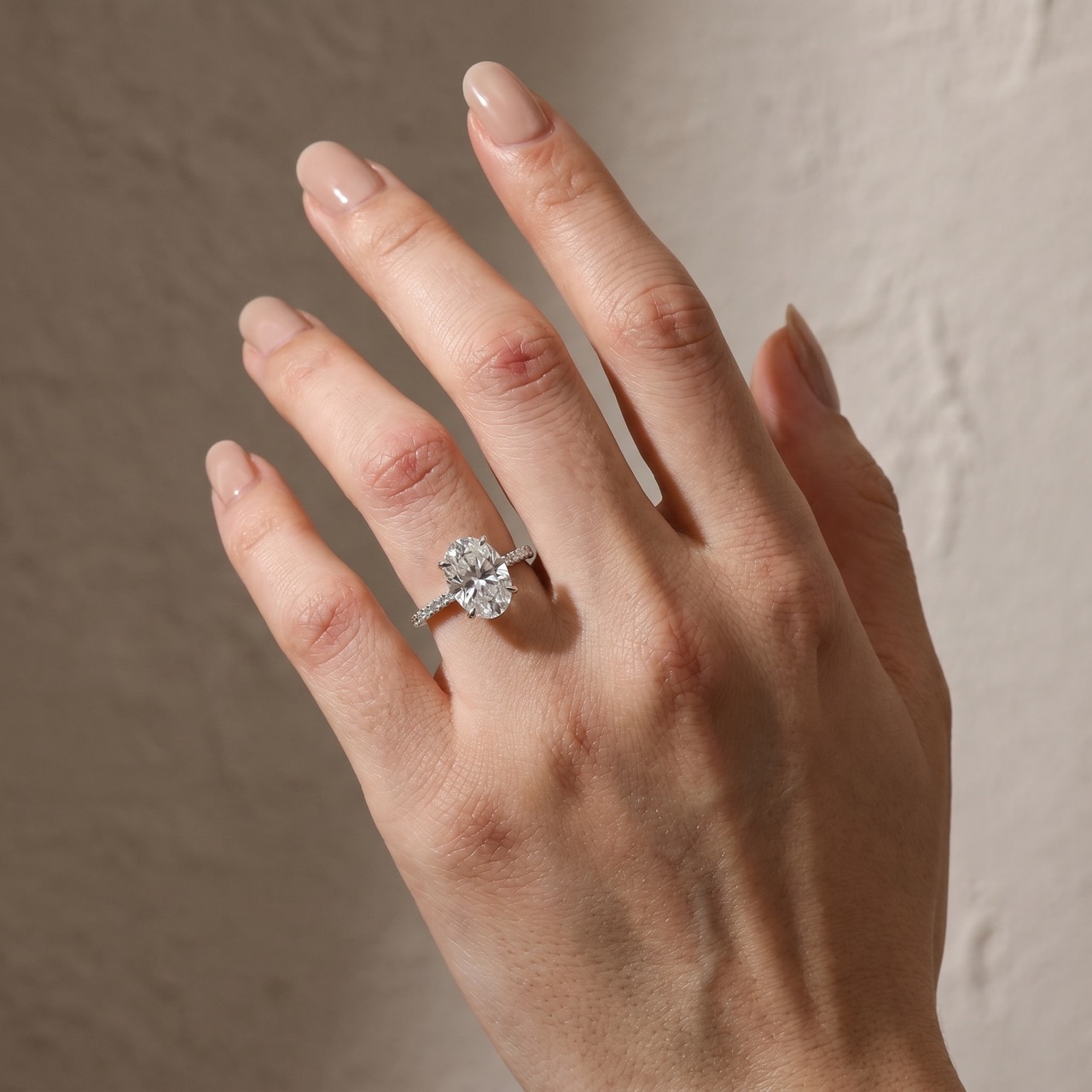 Classic 4.0Ct Oval Cut Engagement Ring Moissanite or Simulated Diamond Ring For Women
