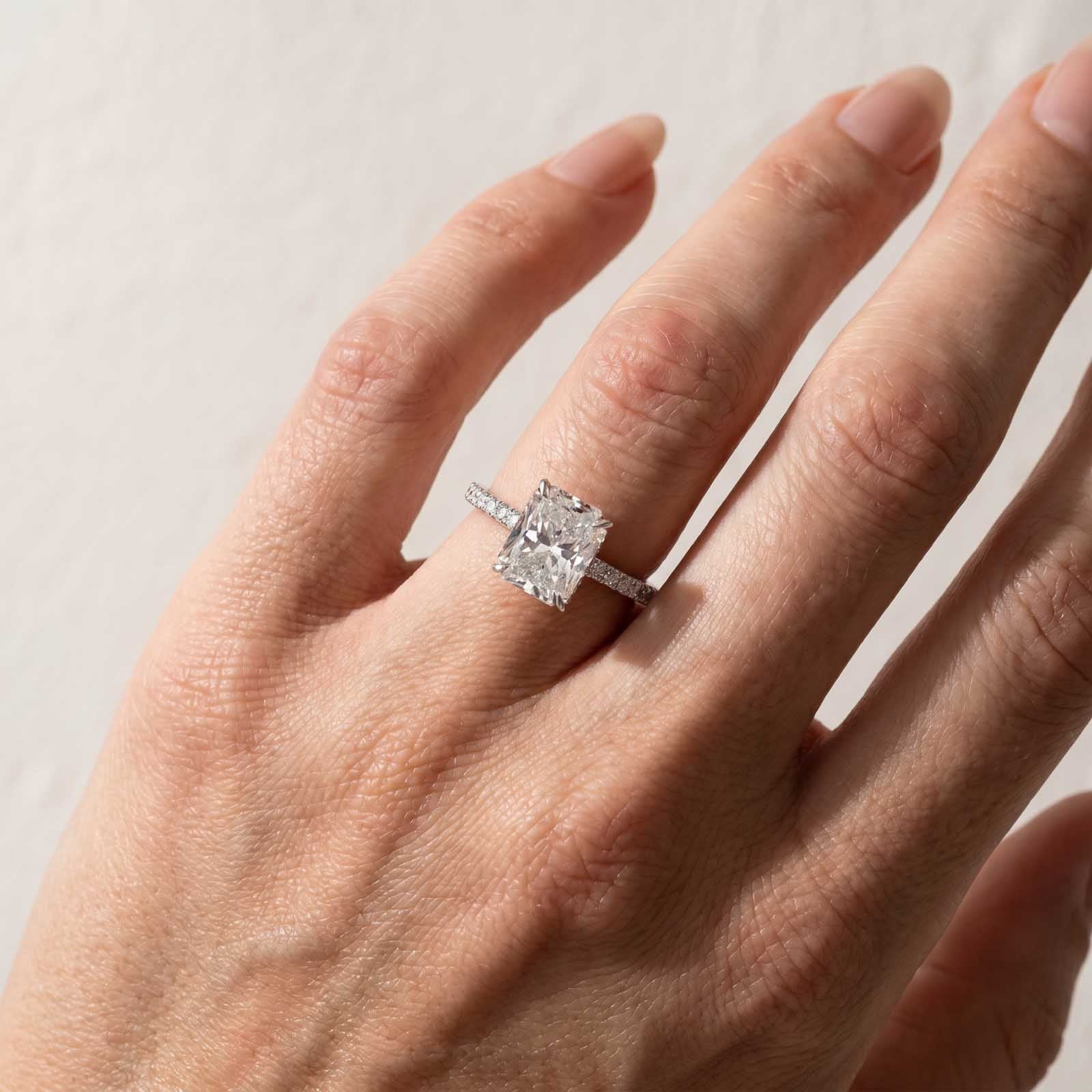  Moissanite 1.0 Carat /2.0 Carat /3.5 Carat Radiant Cut Engagement Ring Travel Ring For Everyday Wear