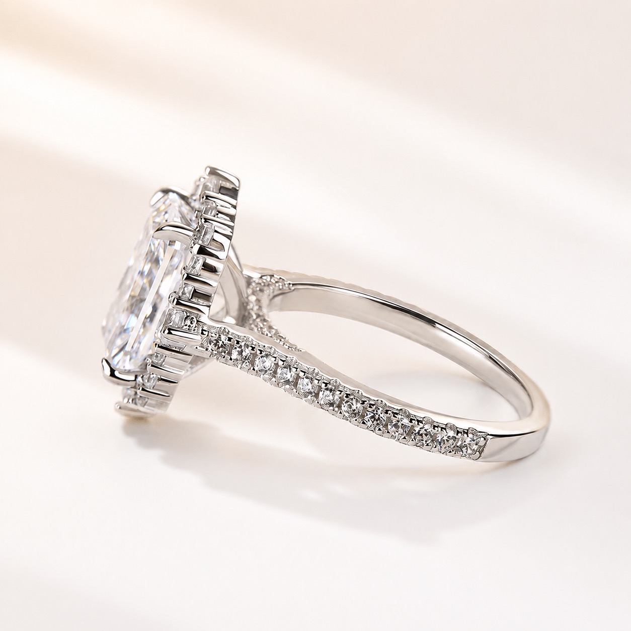 Gorgeous Halo 3.5Ct  Radiant Cut Simulated Diamond Vintage Daily Wear Ring