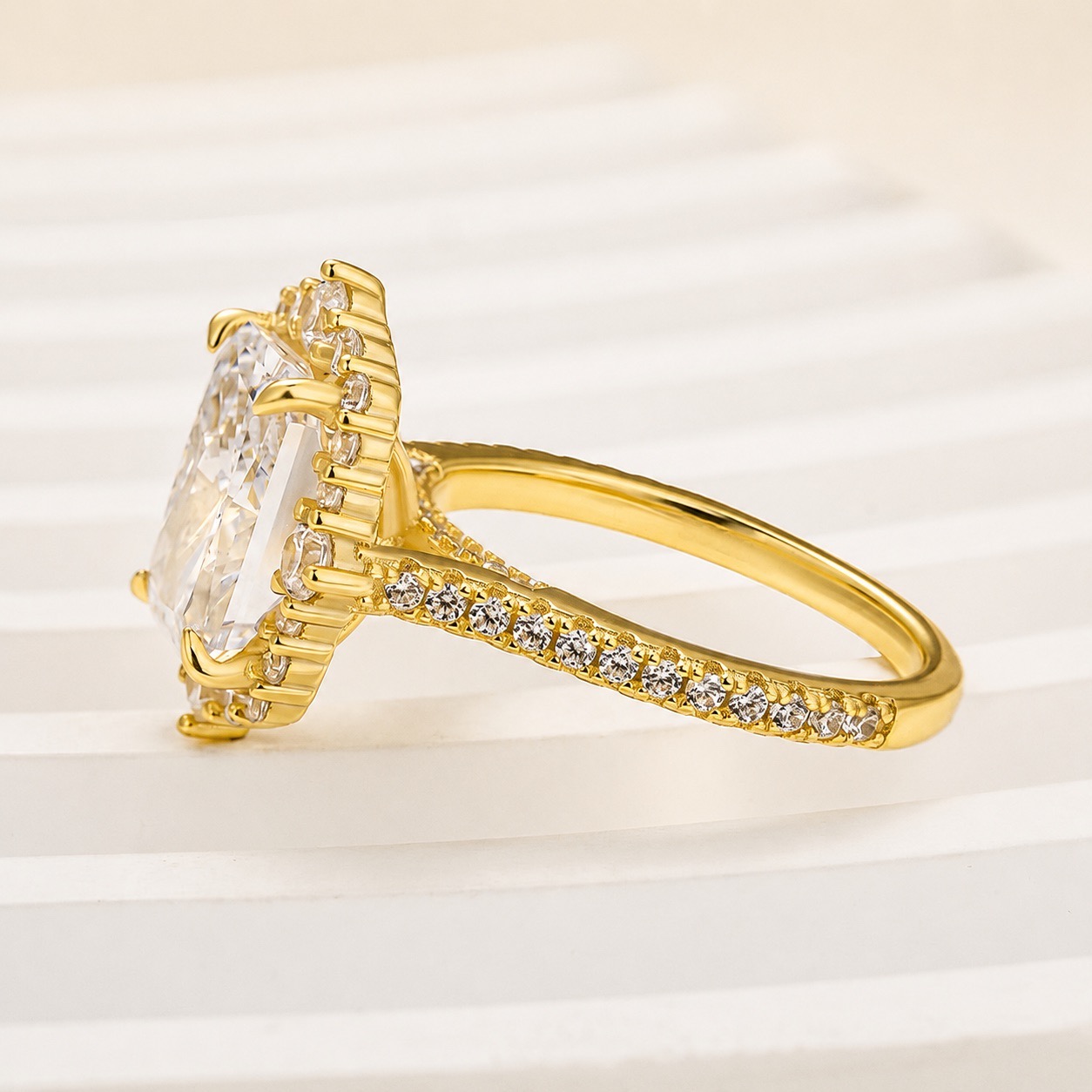 Gorgeous Halo 3.5Ct  Radiant Cut Simulated Diamond Vintage Daily Wear Ring
