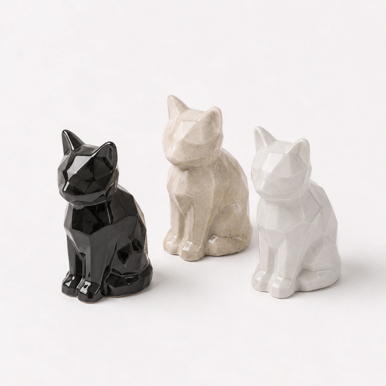 Geometrische Katzenfigur Keramik
