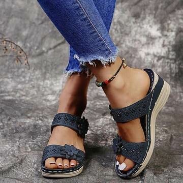 Women's Flower Cutout Casual Sandals
