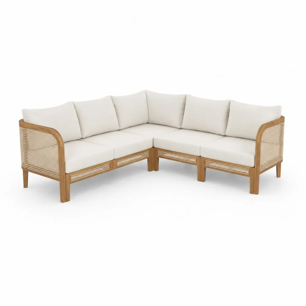 Narożna sofa z drewnianą ramą i jasnobeżowym pokryciem