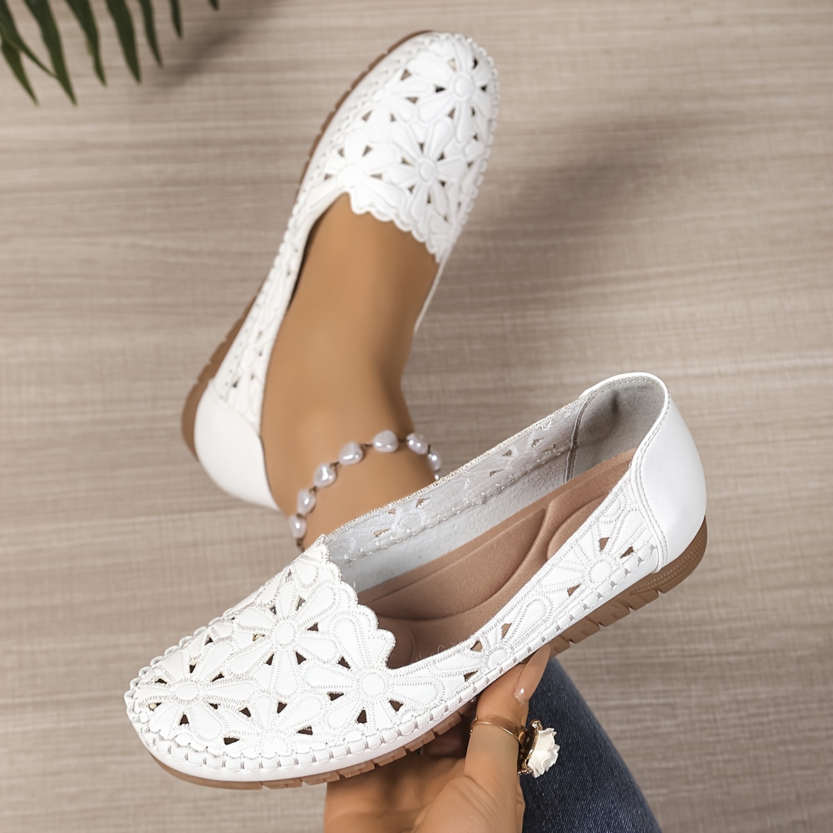 🔥Last-day promotion — 50% off! Women's comfortable, lightweight, stylish orthopedic shoes with cutouts