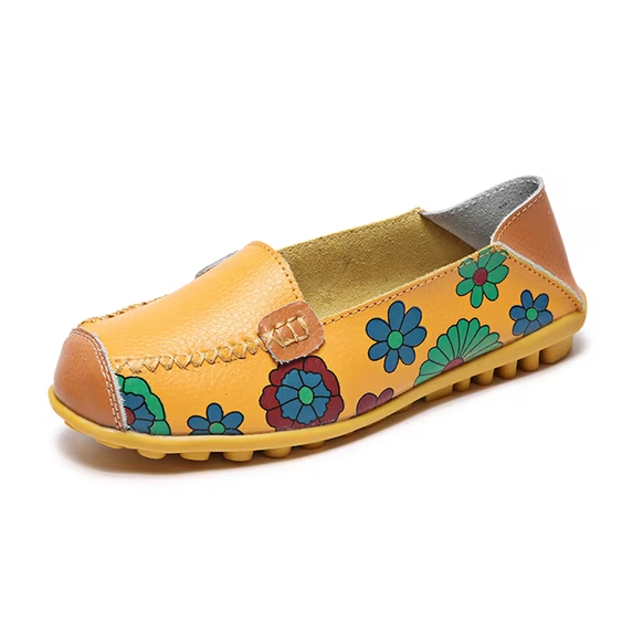 Women's lightweight and comfortable walking shoes