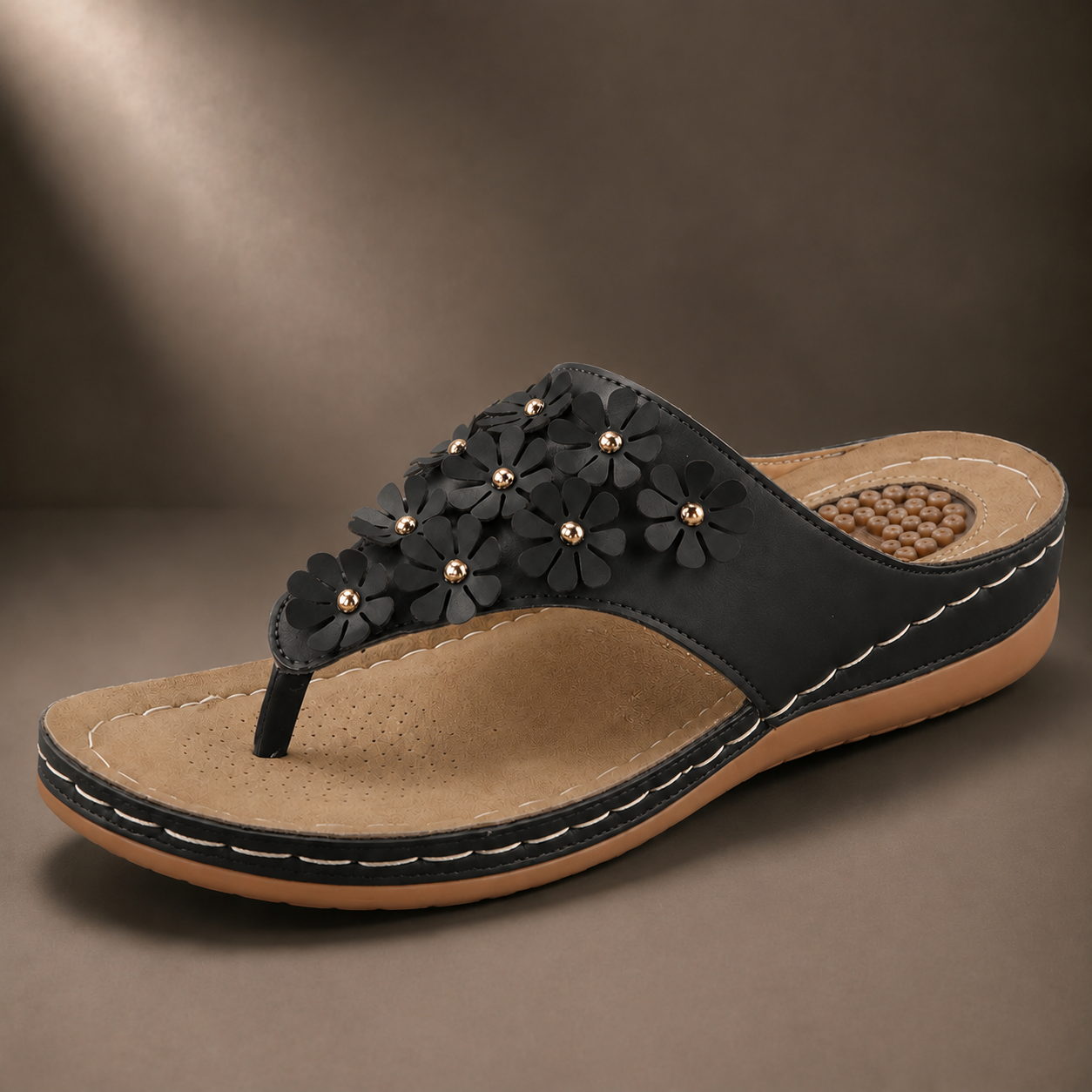 Women's orthopedic flip-flops with arch support, non-slip and breathable.