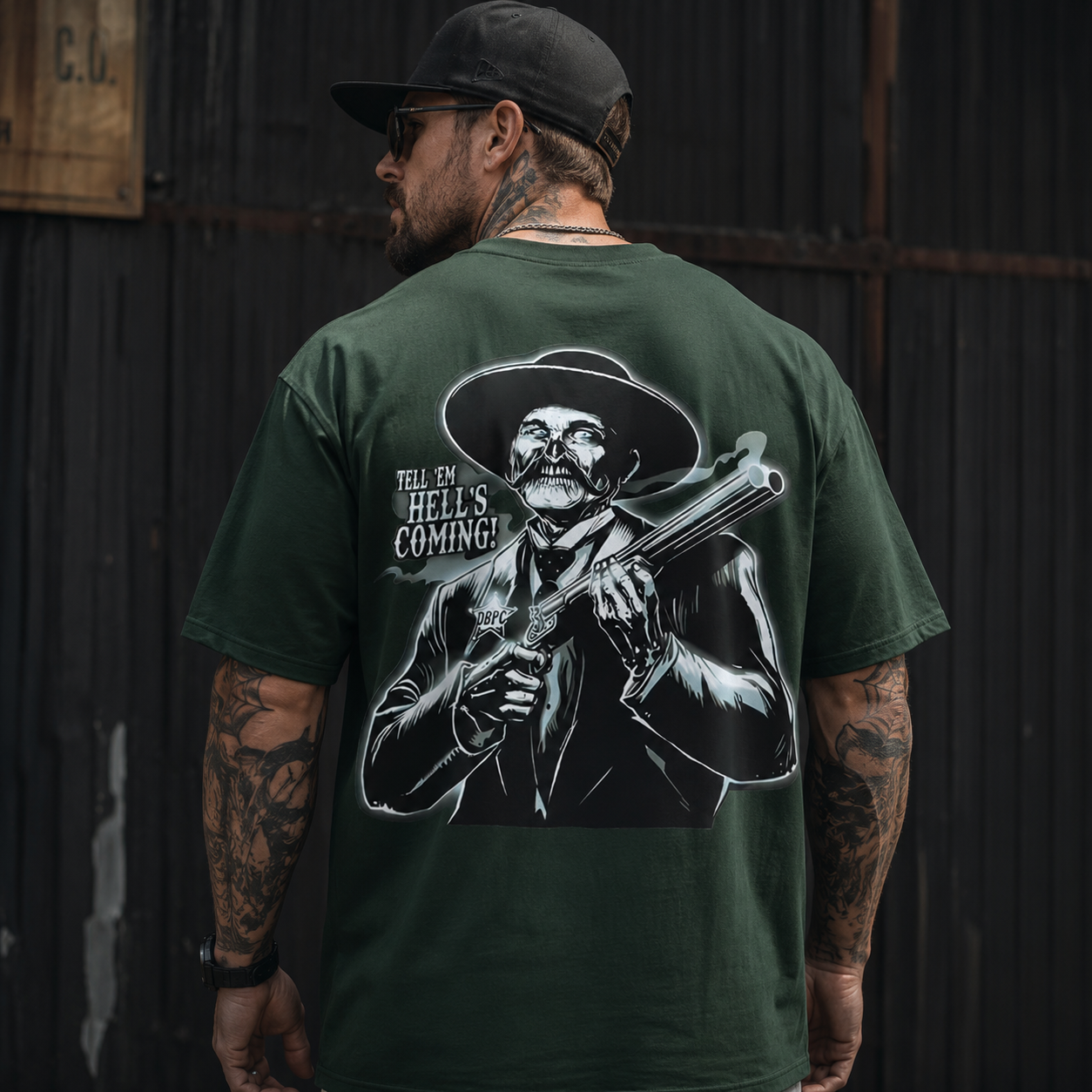 Double-Sided Skull Graphic T-Shirt – Cowboy Western “Tell ’Em Hell’s Coming” Print Tee