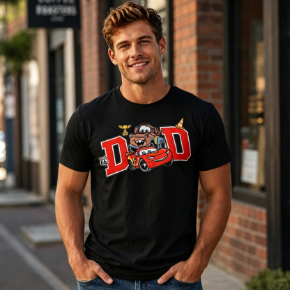 Retro Cartoon Racing Car Graphic T-Shirt with Bold “DAD” Lettering Streetwear Casual Tee