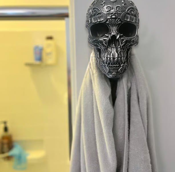 LAST DAY 70% OFF - 🏴‍☠️Motorcycle Helmet and Jacket Skull Holder