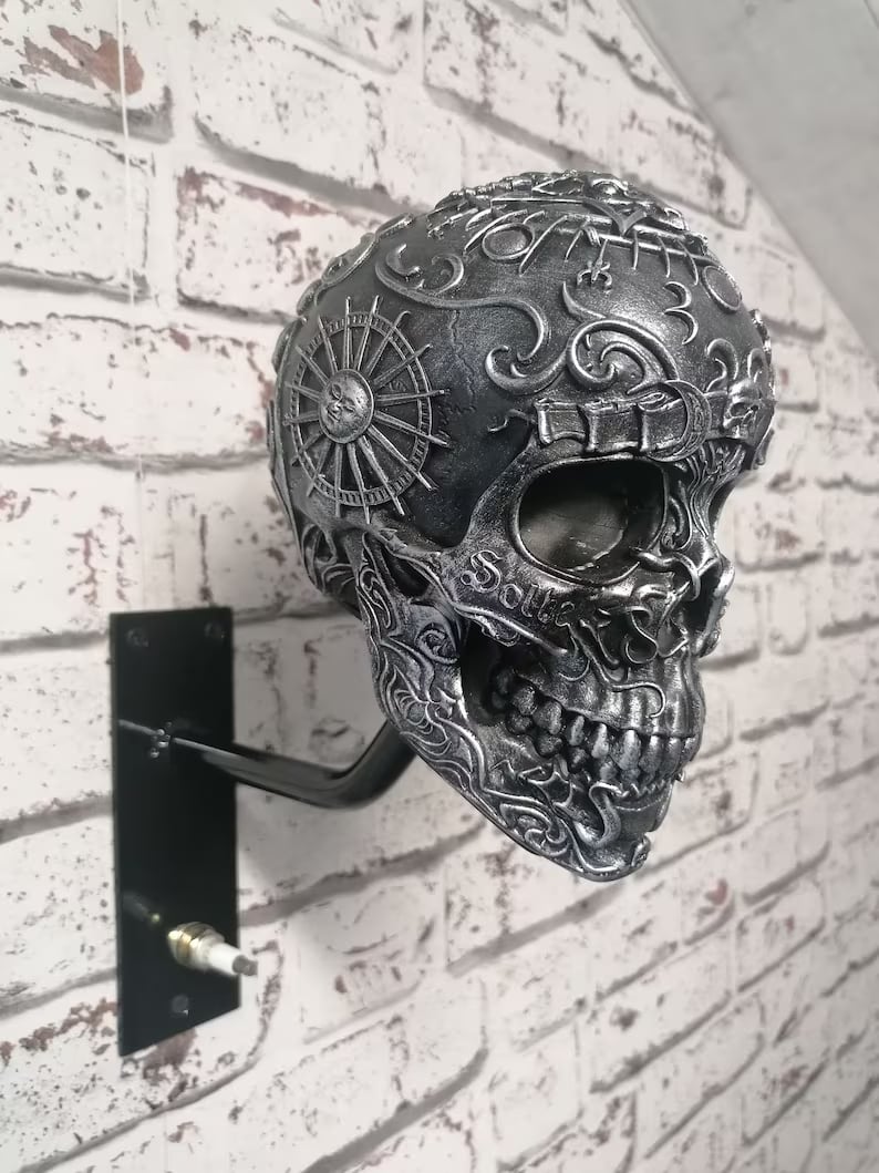 LAST DAY 70% OFF - 🏴‍☠️Motorcycle Helmet and Jacket Skull Holder