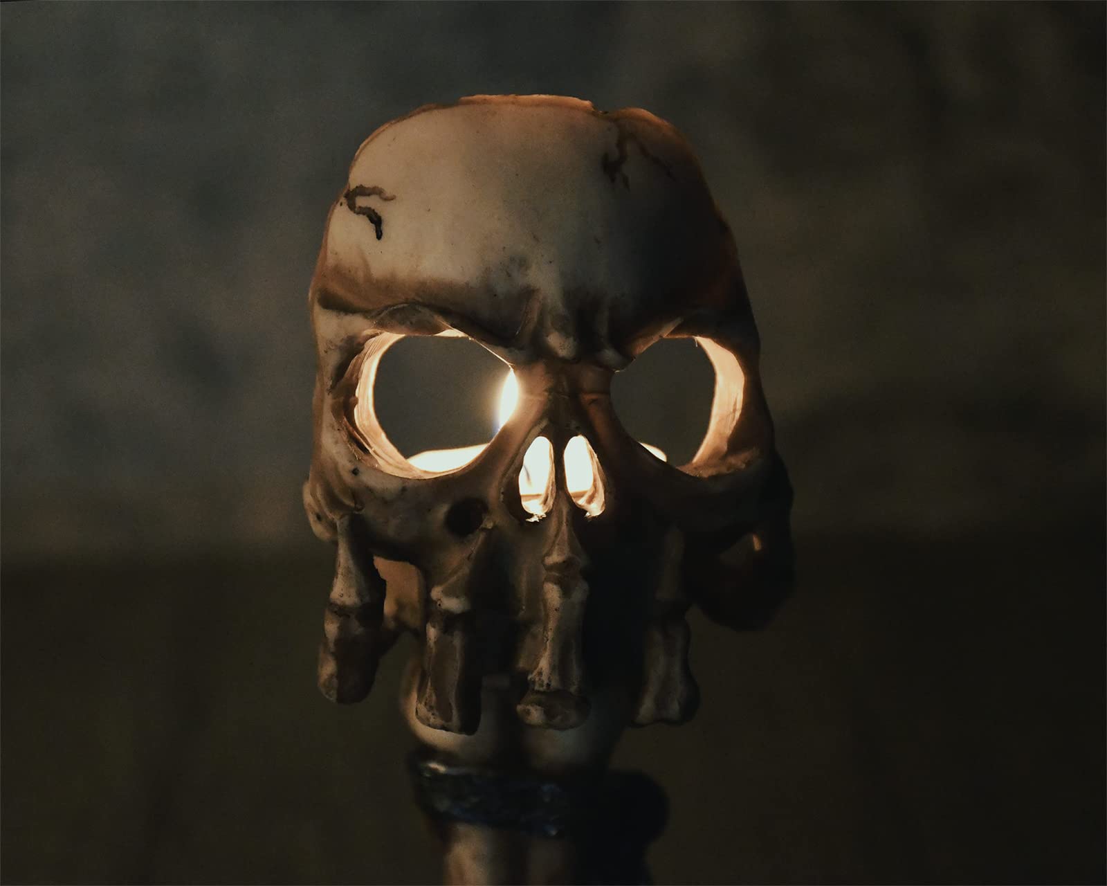 Eerie Embrace🕯️Skull Candle Holder🦴