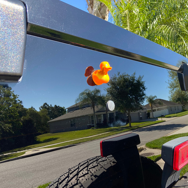 💦 Meet the Ultimate Car Accessory: The Fun Middle Finger Spraying Duck! 🦆💥