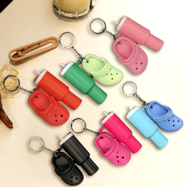 Mini cup + Crocs keychain