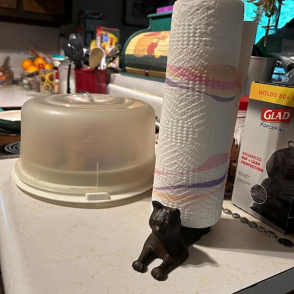 Resting CAT PAPER TOWEL Holder