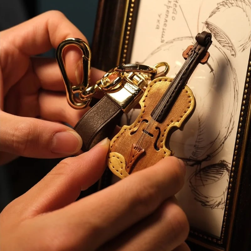 🎁🎻Crafted Leather Violin & Cello Keychain