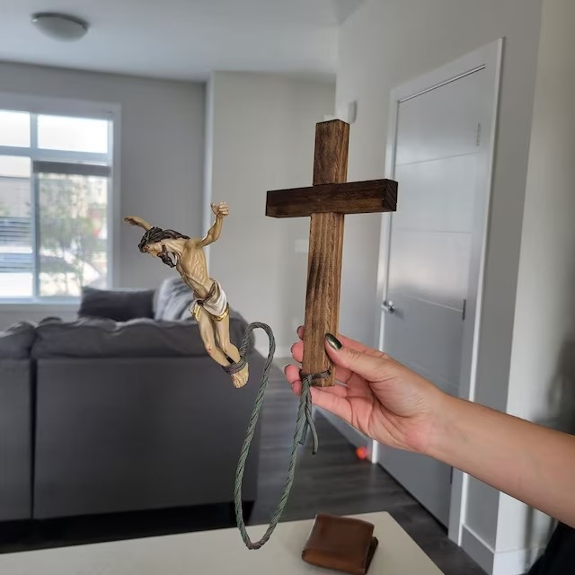 Funny Bungee Jumping Jesus