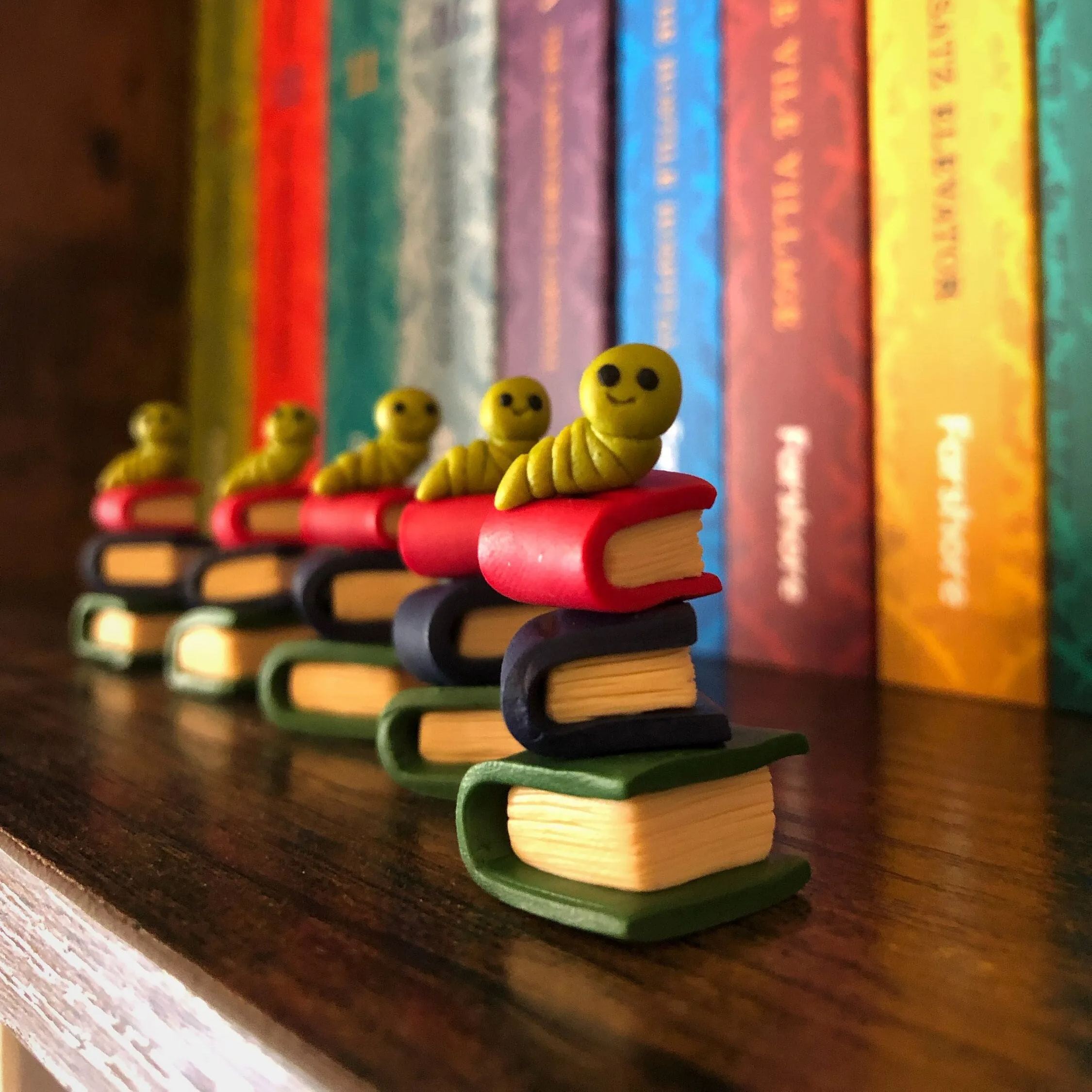 📚Fancy Bookworm With A Top Hat-Nerdy Gifts For Readers