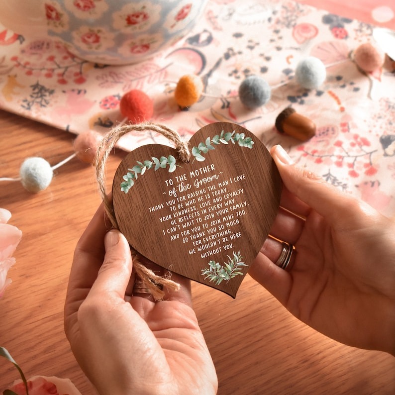 ❤️‍🔥Cherish the Moment:  Hanging Wooden Heart - Perfect Mother of the Bride and Groom Gift!"🎁
