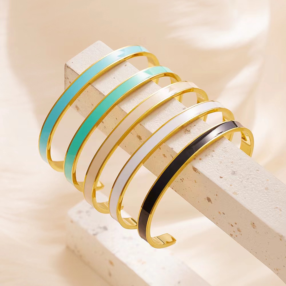 DON'T LET THE HARD DAYS WIN COLOR BANGLE