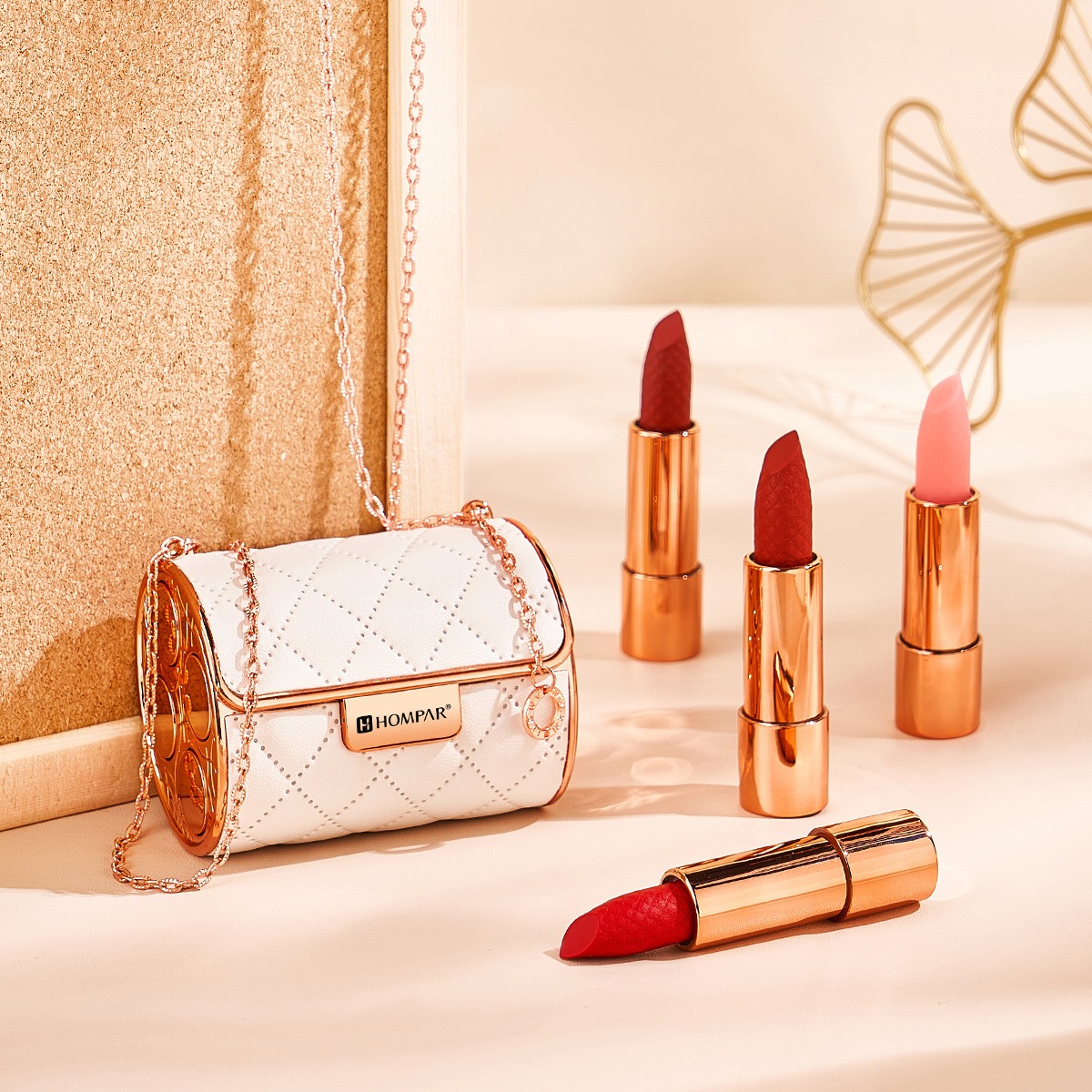 👄Velvet Matte Lipstick Set with Glamour Chain Pouch