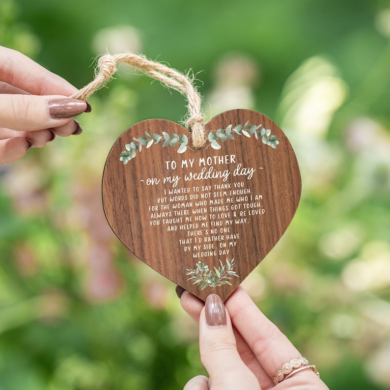 ❤️‍🔥Cherish the Moment:  Hanging Wooden Heart - Perfect Mother of the Bride and Groom Gift!"🎁