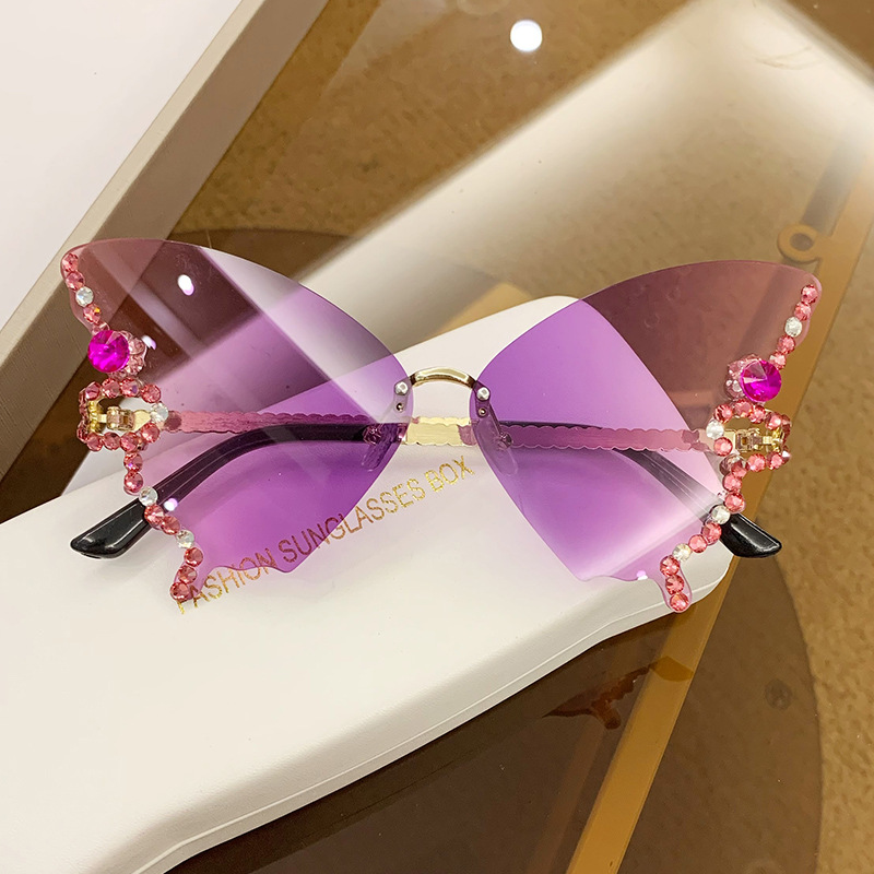 ✨SHINY BUTTERFLY SUNGLASSES🦋