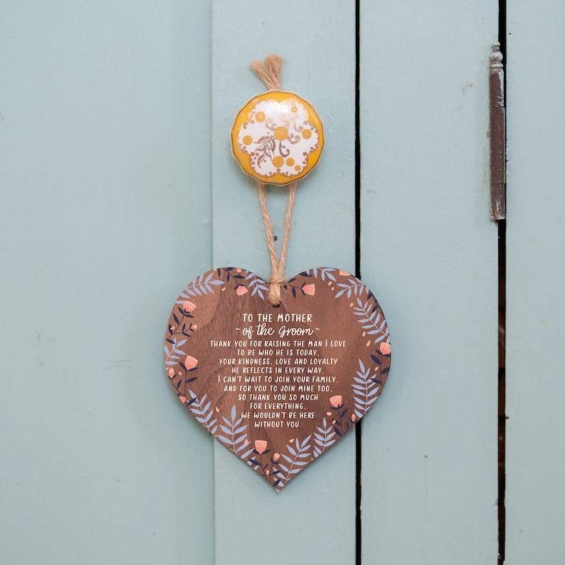 ❤️‍🔥Cherish the Moment:  Hanging Wooden Heart - Perfect Mother of the Bride and Groom Gift!"🎁