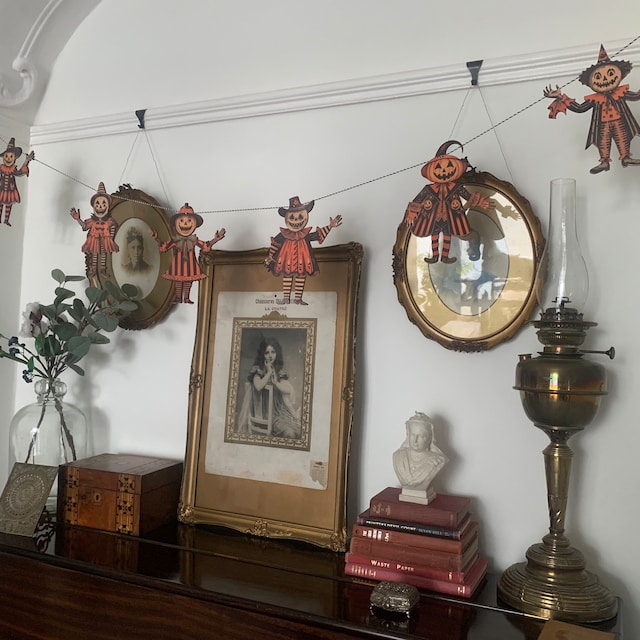 Halloween Vintage bunting wooden