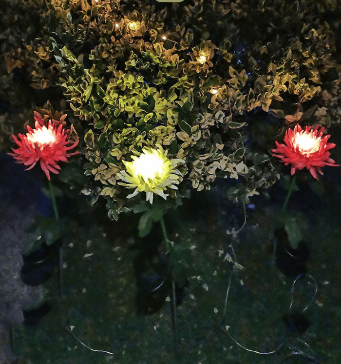 LAST DAY 50% OFF - SPRING ARTIFICIAL Chrysanthemum SOLAR GARDEN STAKE 